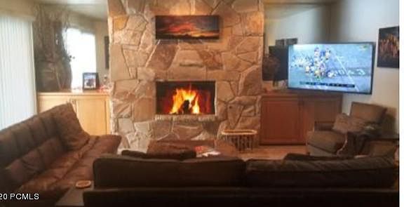 3rd image of 1585 Empire Ave #208