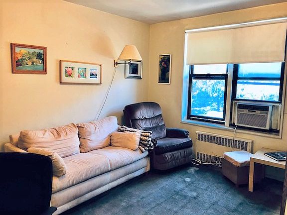 3rd image of 8375 Woodhaven Blvd APT 3L
