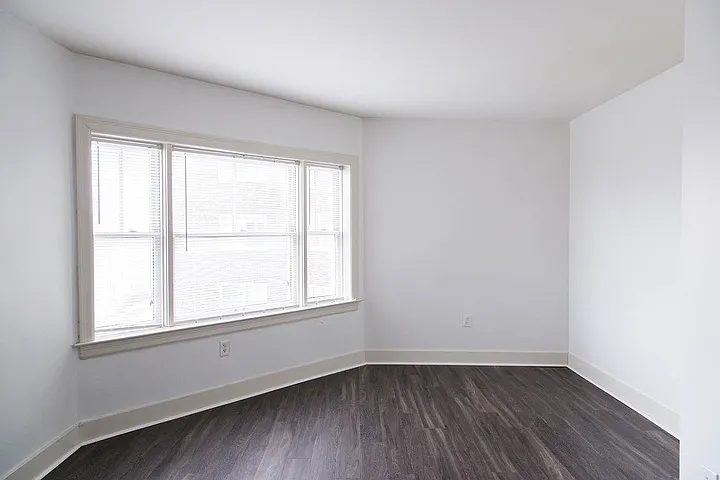 Clyde Manor — Photo 19