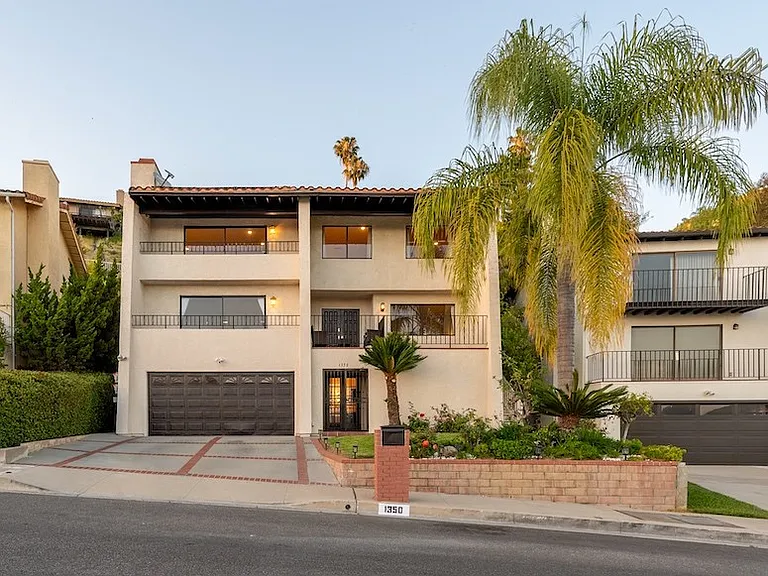 1350 E Tujunga Ave — Photo 1