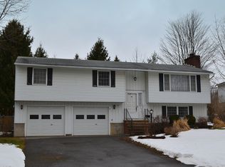 4196 Lucan Rd, Liverpool, NY 13090