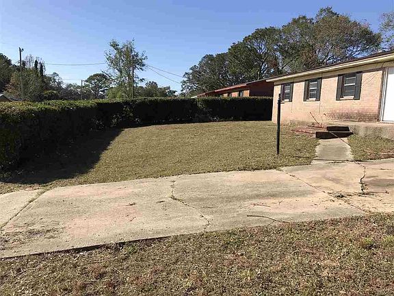 2nd image of 7130 Moore Ave