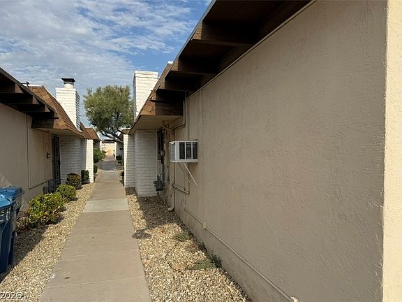 5th image of 2641 Heritage Cir