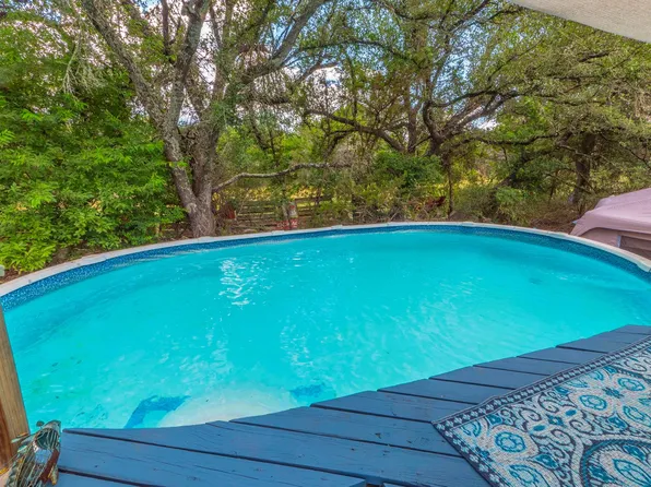 210 W Lakeshore Dr, Dripping Springs, TX 78620