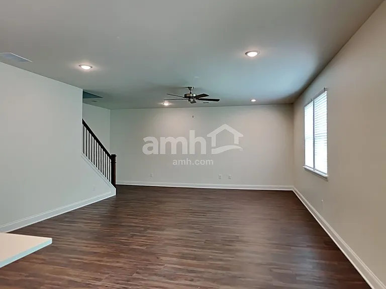 301 Pecan Dr — Photo 6