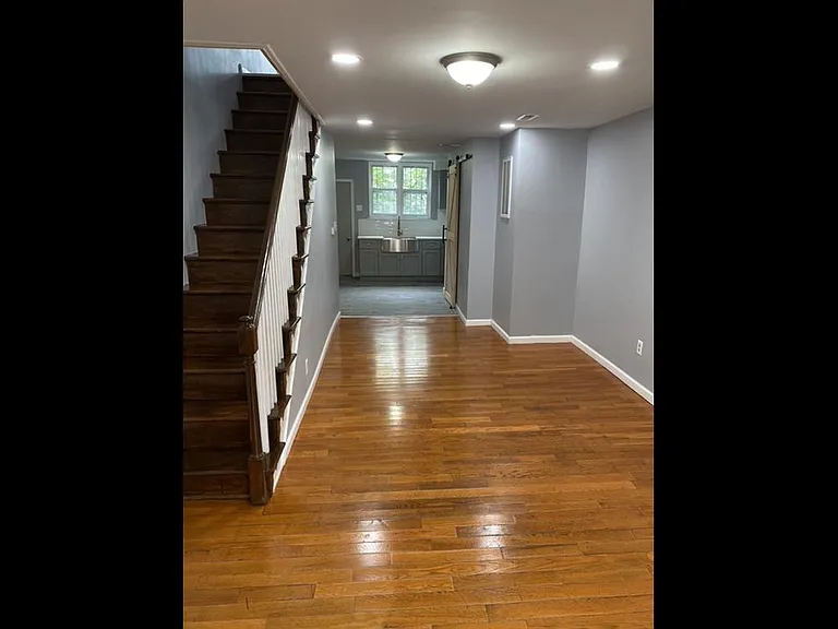 831 Winton St — Photo 18