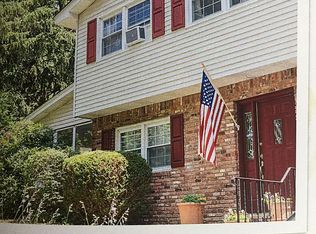 4 Washington Ave, Vernon, NJ 07462