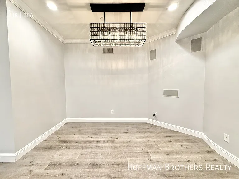 1135 Rexford Dr #102 — Photo 6