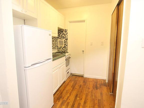 5th image of 57 W 84th St APT 3G