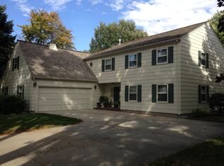 2617 Cottonwood Rd, Grand Island, NE 68801