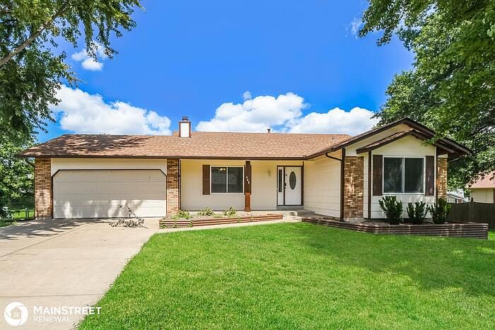 1st image of 648 Woodstream Dr