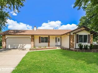 648 Woodstream Dr, Saint Charles, MO 63304