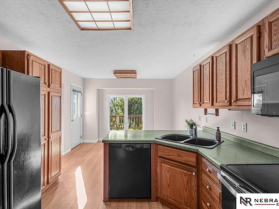 4th image of 9413 & 9415 Kader Ct