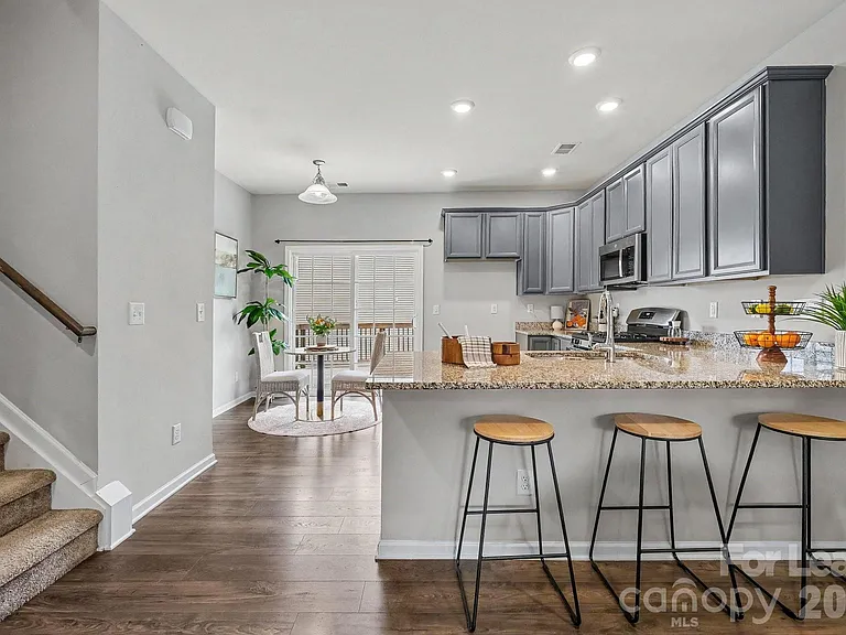 6411 Revolutionary Trl — Photo 4