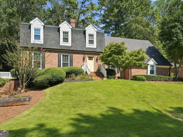 2819 Livsey Dr, Tucker, GA 30084