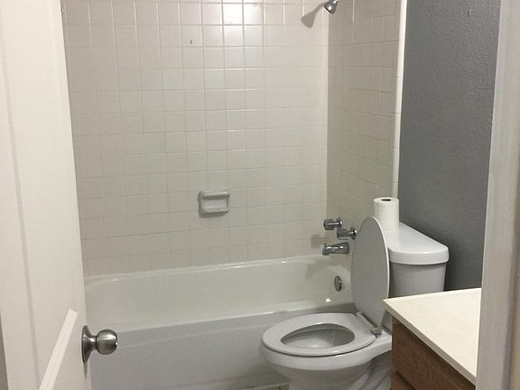 5th image of 2315 Brock St