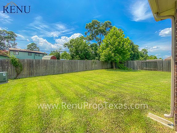 4th image of 146 Persimmon Dr