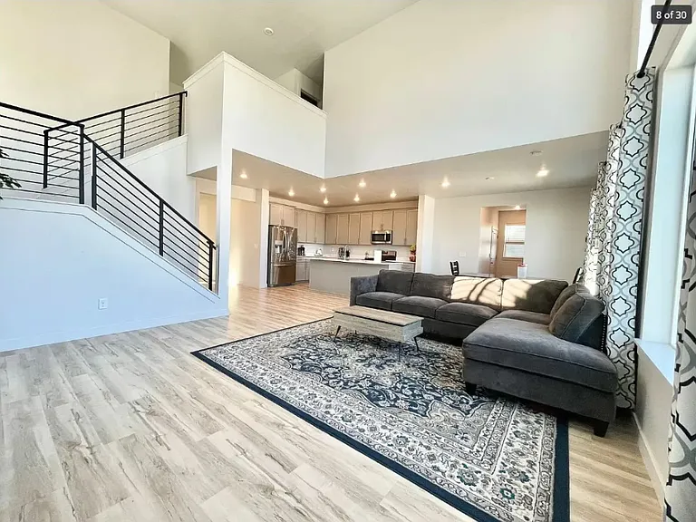 2162 Cloverleaf Way — Photo 9