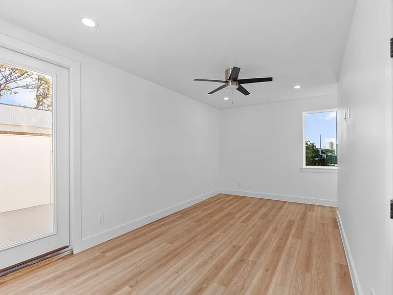 2314 Barbee St — Photo 12