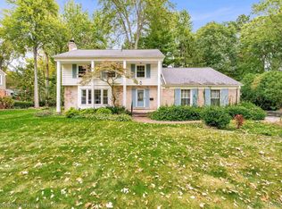 3254 Myddleton Dr, Troy, MI 48084