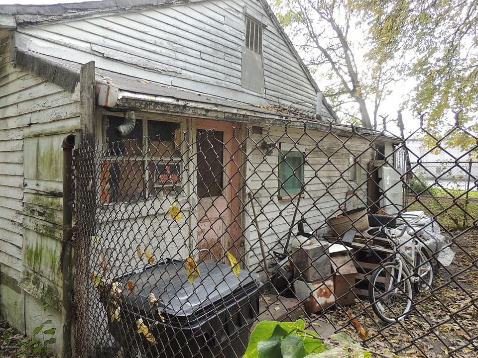 2nd image of 1429R S Brook St