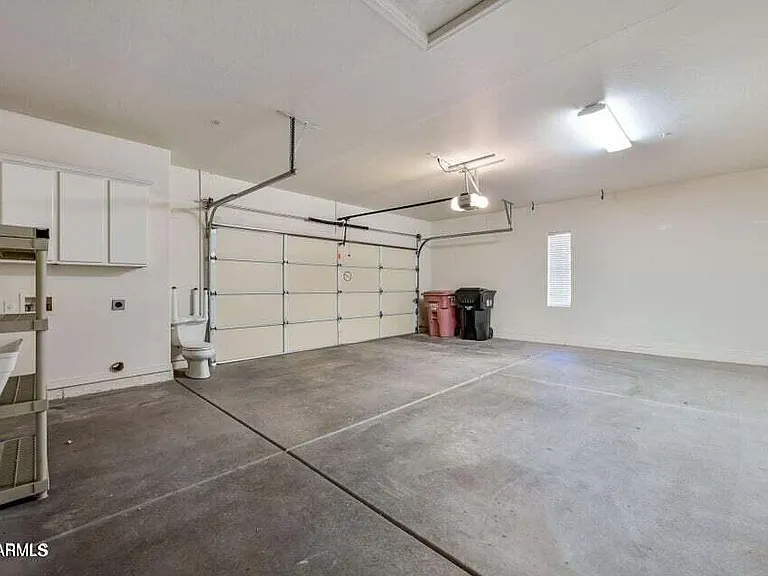 7585 E Balao Dr — Photo 26