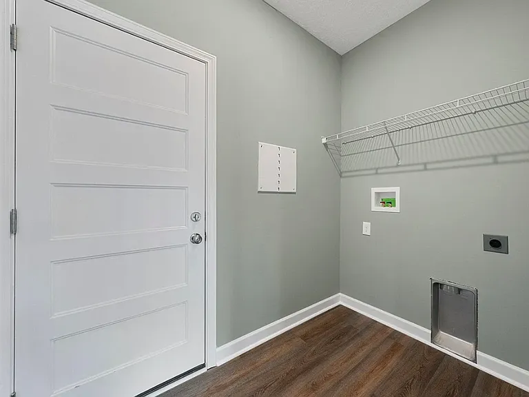 2583 Cedrus Ave — Photo 22