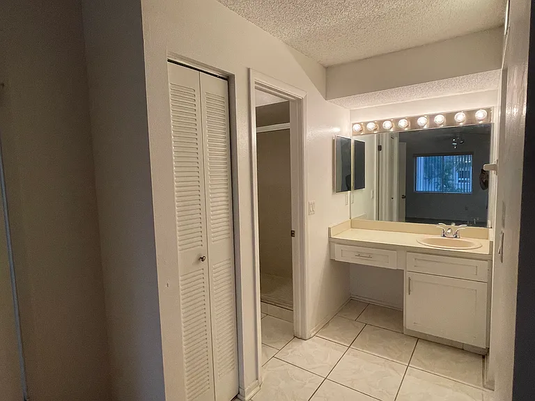 2562 Lakeway Branch Dr #3002 — Photo 8