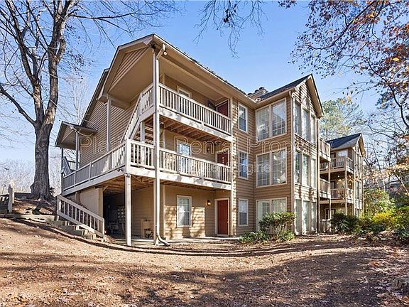 3rd image of 906 Country Park Dr SE