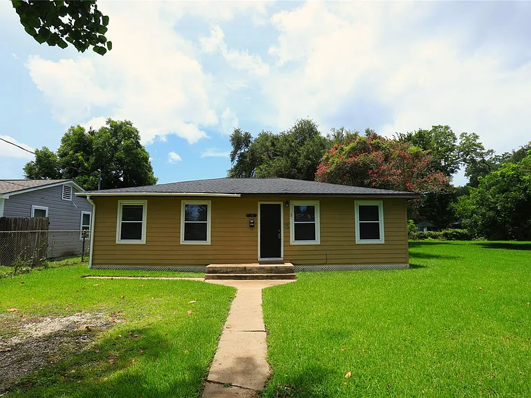 520 McKee St — Photo 1