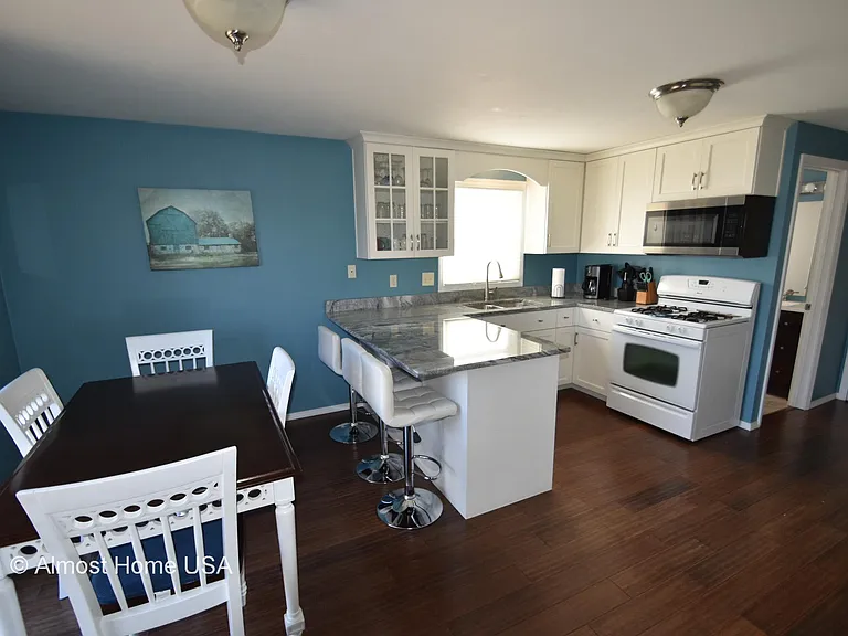 1028 Coppens Rd — Photo 10