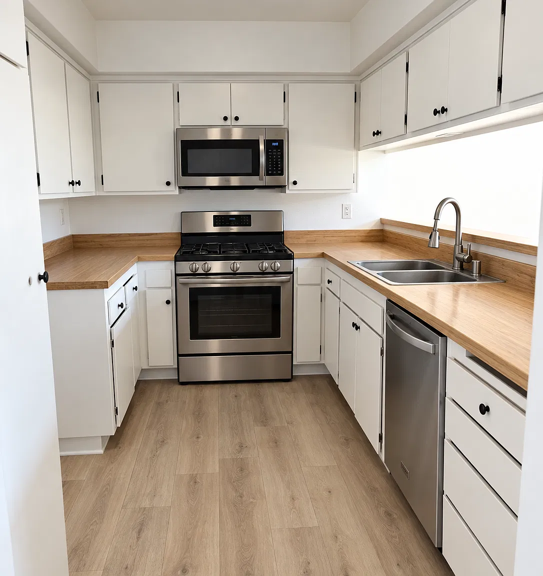 2 bed, 900 sqft, $2,275 — Photo 3