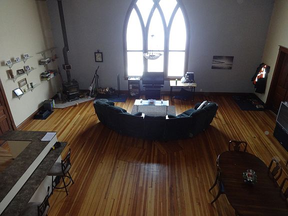 3rd image of 212 E Hopkins Ave