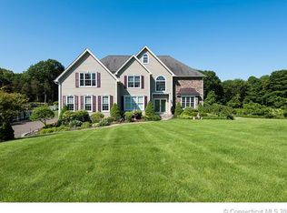 84 Hoyt Ln, Guilford, CT 06437