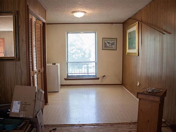3rd image of 2039 Farola Dr
