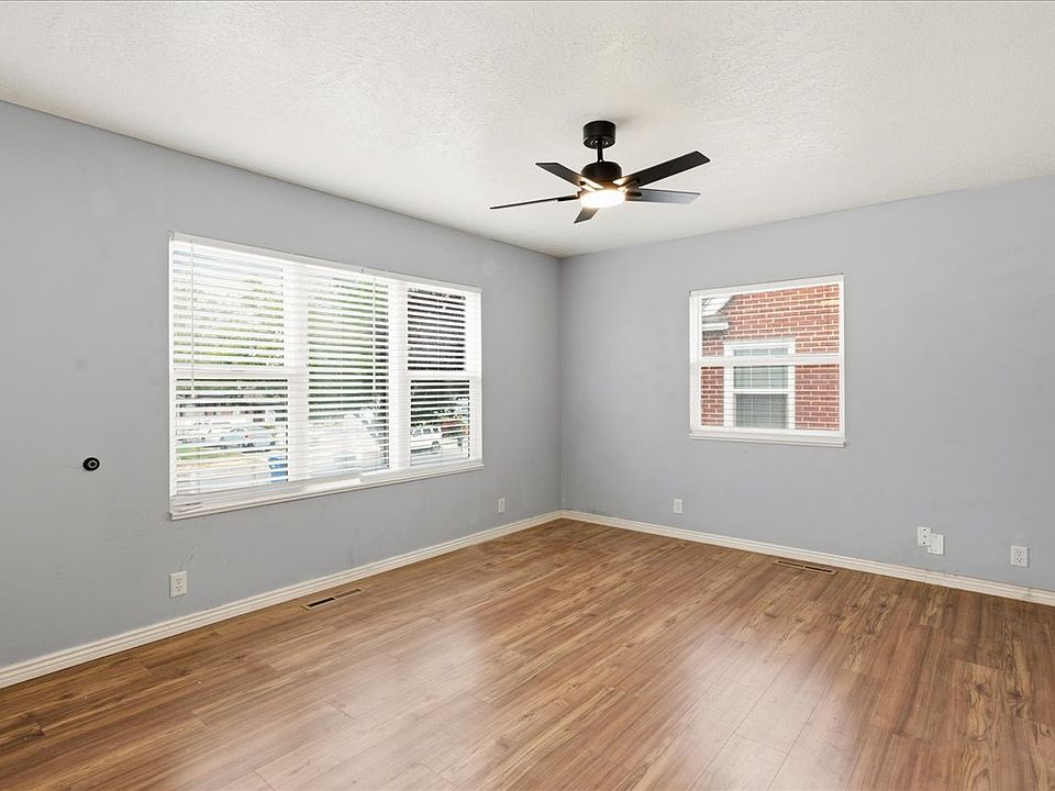 1st image of 2928 Fowler Ave