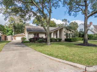 4111 Shady Springs Dr, Seabrook, TX 77586