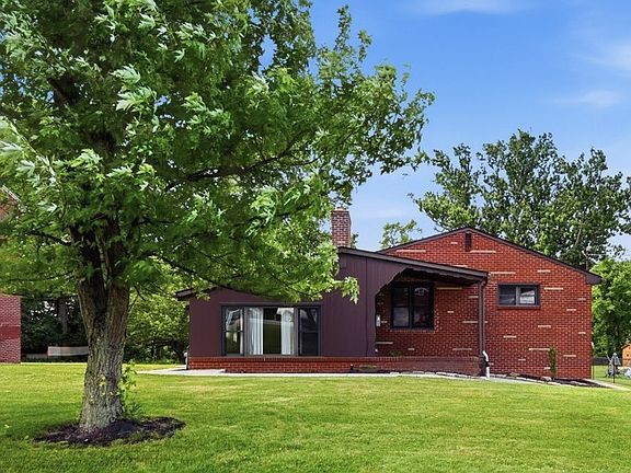 2nd image of 4404 Gateway Dr