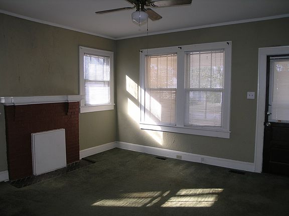 5th image of 1208 Washington St