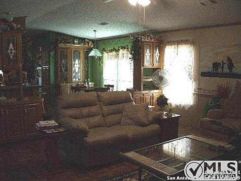 5th image of 570 Lake Country Dr