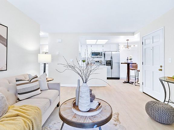 5th image of 2449 Jubilee Ln