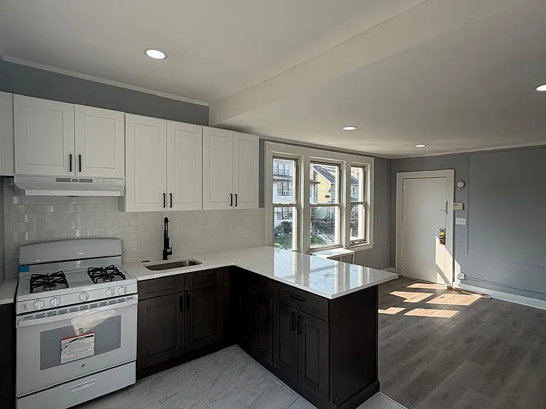 16 Crescent Ave #2 — Photo 1