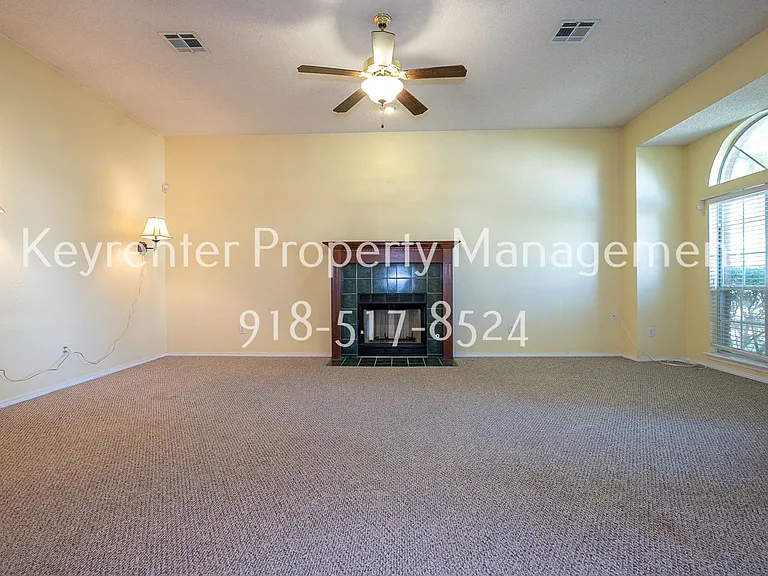 9638 S 90th East Ave — Photo 8