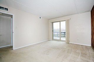 3rd image of 502 Redondo Dr APT 109