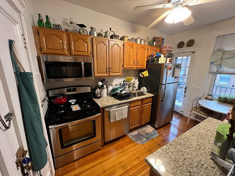 80 Sutherland Rd — Photo 3