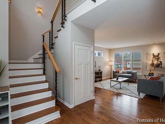 3rd image of 909 S Harvard Ave
