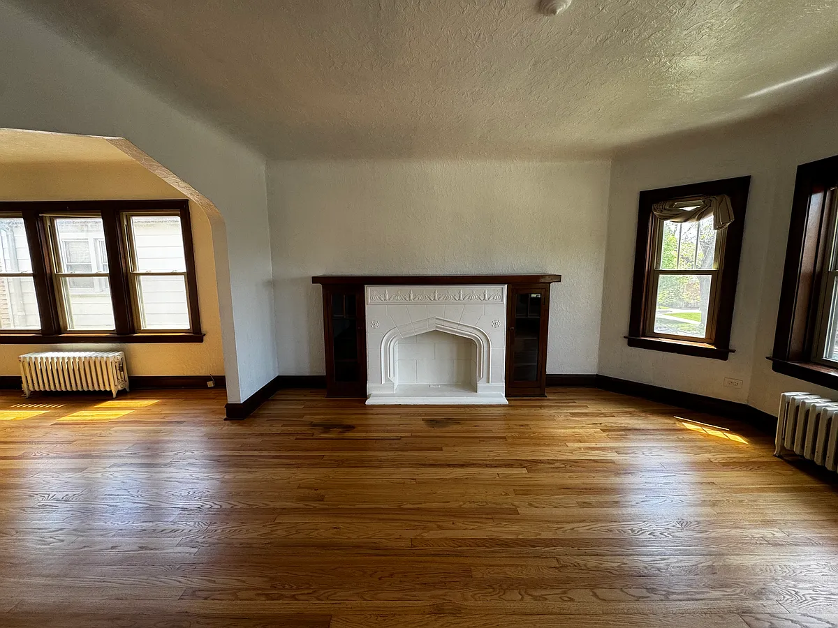 Building Photo - 5531 N Linder Ave #2