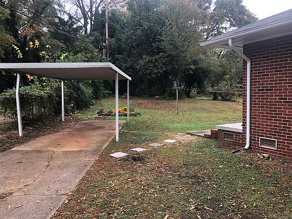 3rd image of 3649 Dresden Dr E