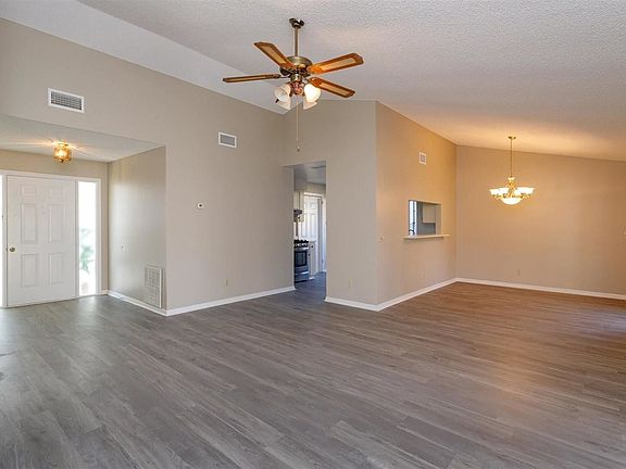 5th image of 2520R Dorothy Cir