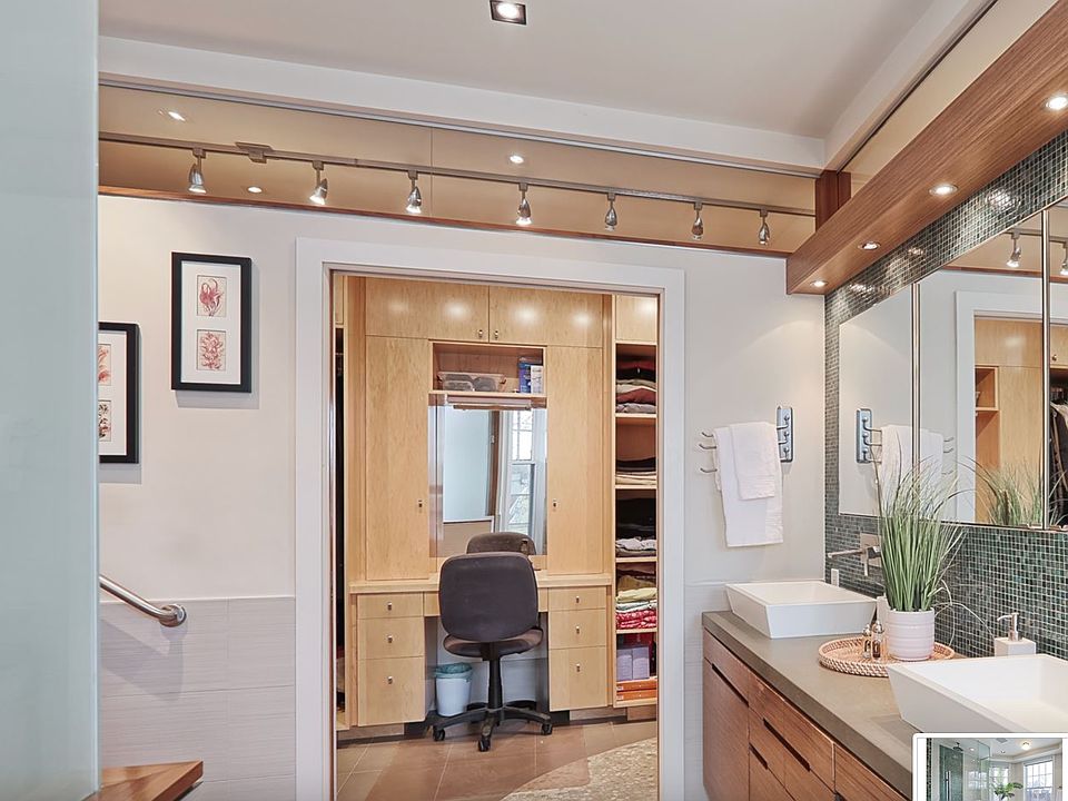 primary bedroom with walk in closet
\